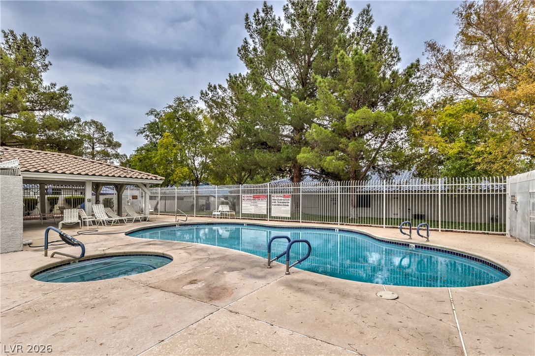 2041 Willowbury Drive D Property Photo 3