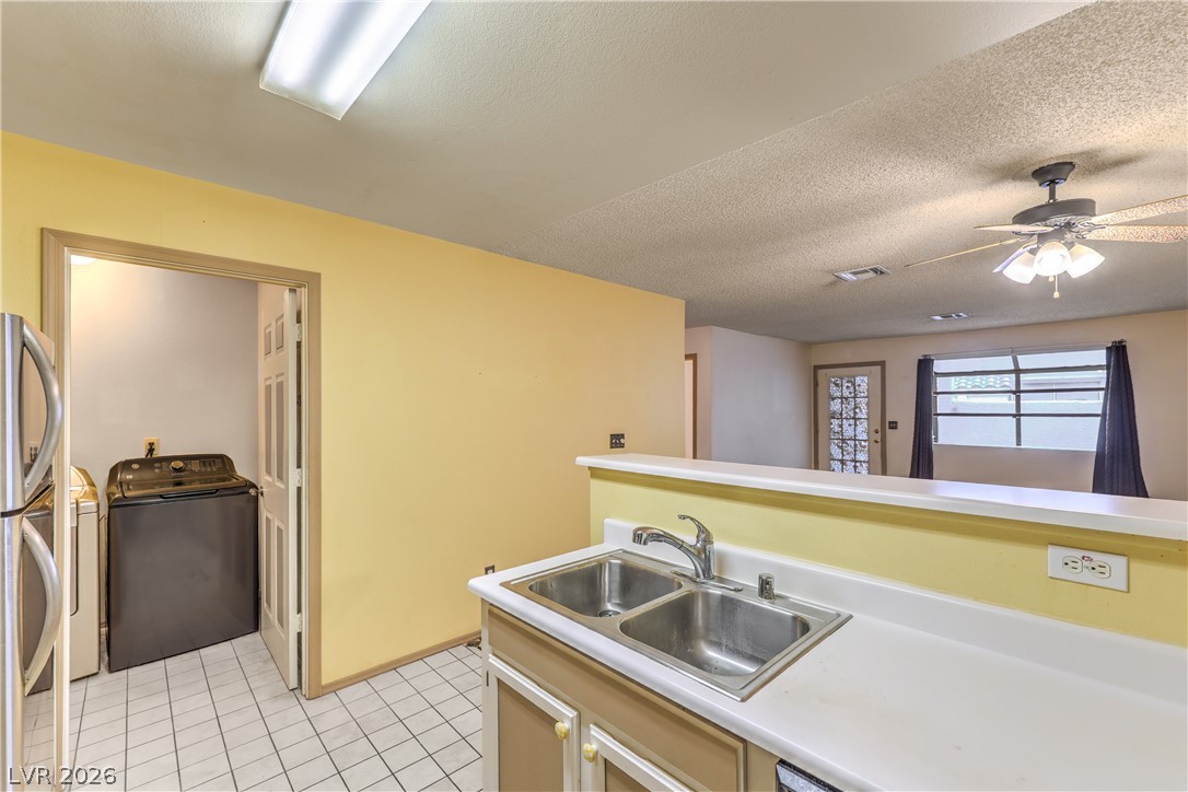 2041 Willowbury Drive D Property Photo 11