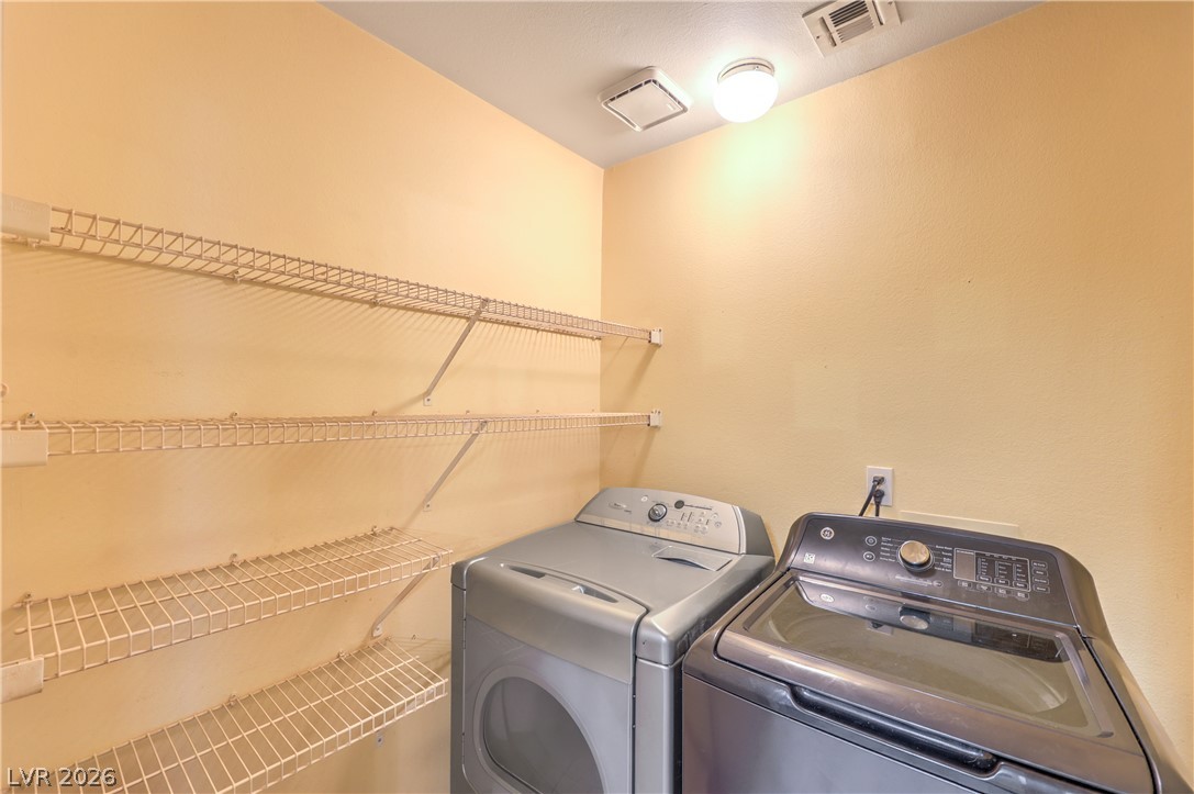 2041 Willowbury Drive D Property Photo 12