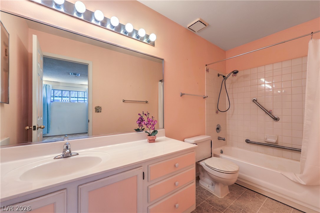 2041 Willowbury Drive D Property Photo 17