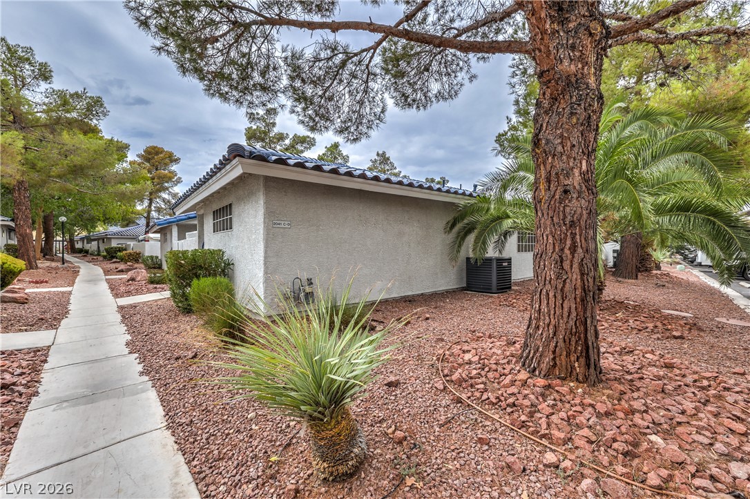 2041 Willowbury Drive D Property Photo 22
