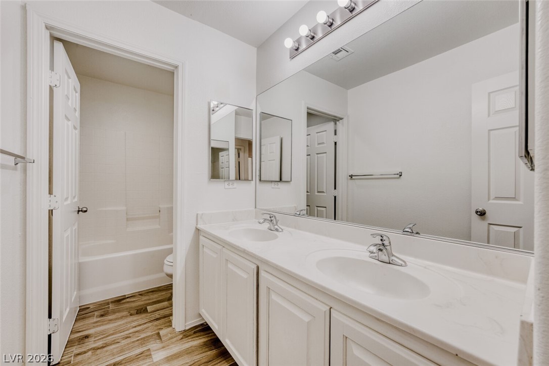 2562 Begonia Valley Avenue Property Photo 12