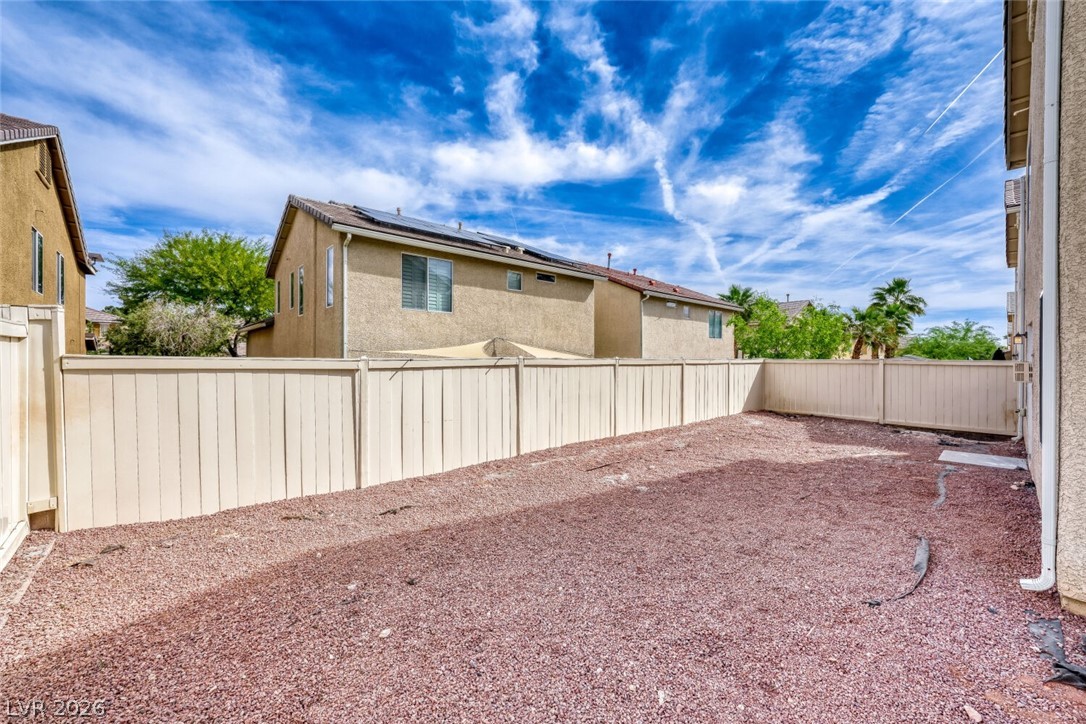 2562 Begonia Valley Avenue Property Photo 20