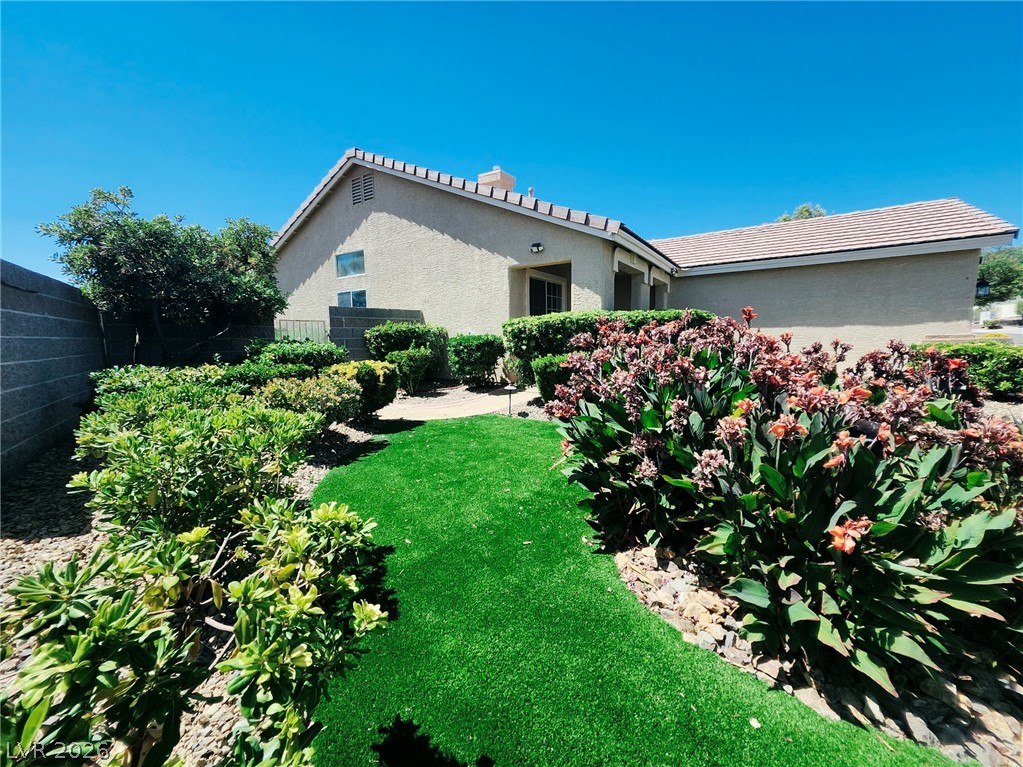 1516 Waterton Drive Property Photo 2