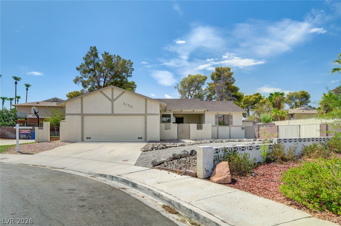 3195 Carmelita Circle Property Photo 3
