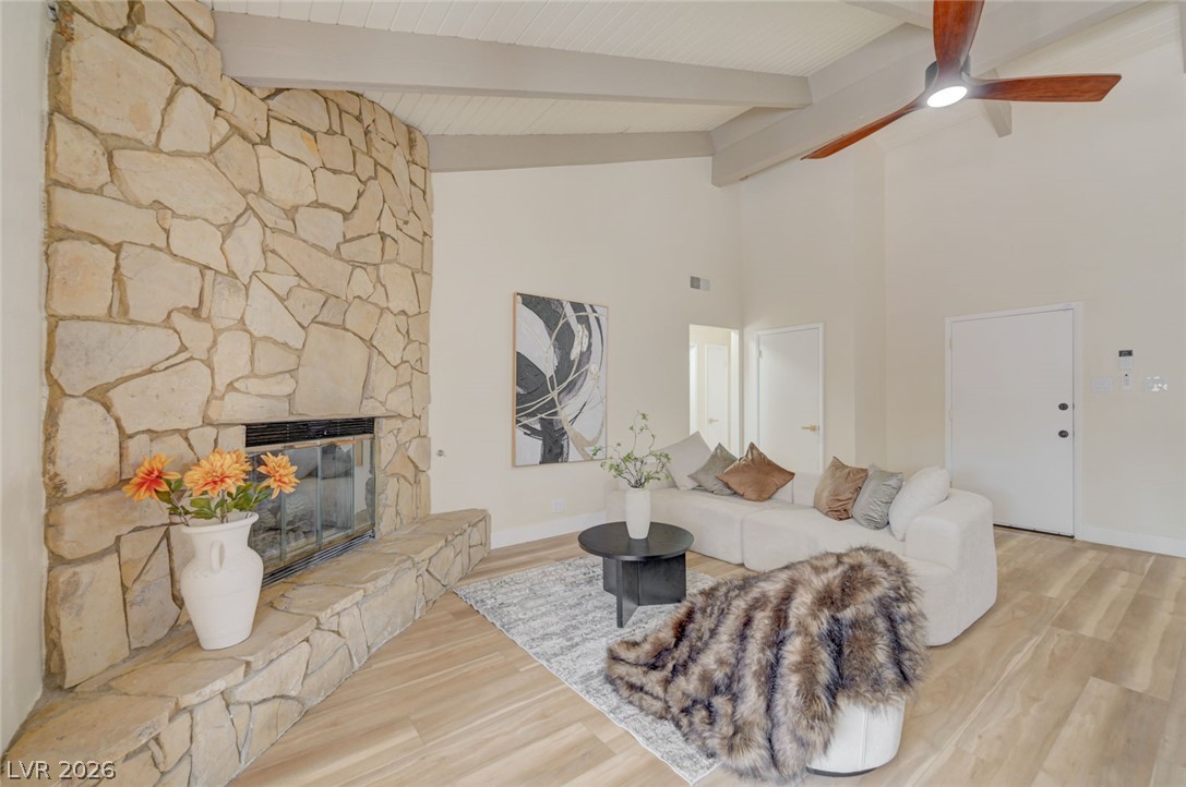 3195 Carmelita Circle Property Photo 4