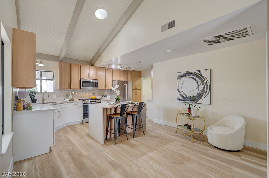 3195 Carmelita Circle Property Photo 8