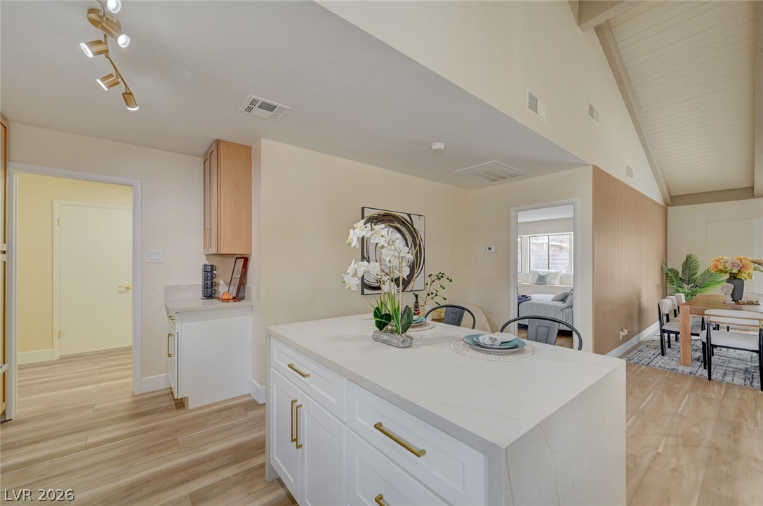 3195 Carmelita Circle Property Photo 9