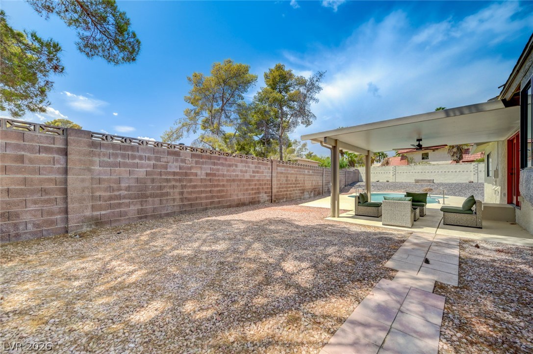 3195 Carmelita Circle Property Photo 23