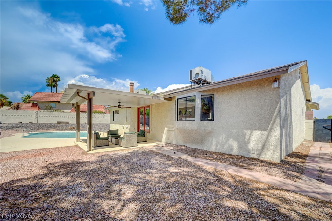 3195 Carmelita Circle Property Photo 24
