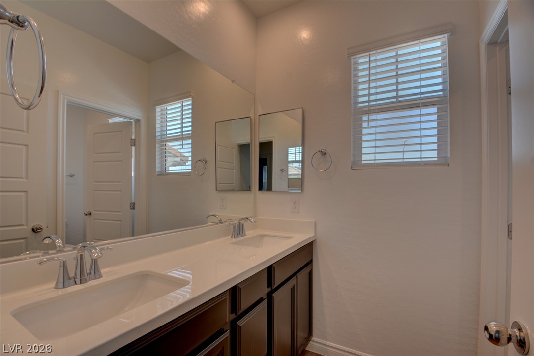 6808 Bayou Hollow Avenue Property Photo 12