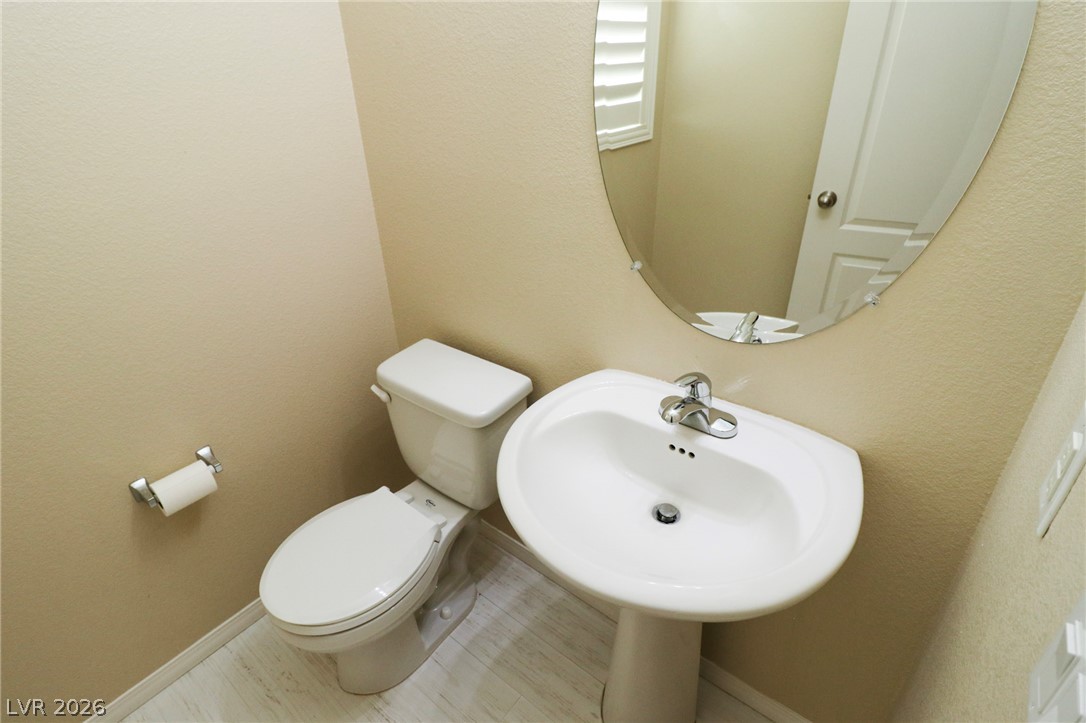 10624 Derby Peak Lane Property Photo 9