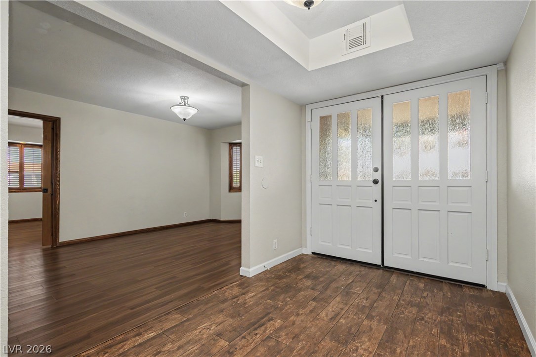 6908 Kinkenon Drive Property Photo 4