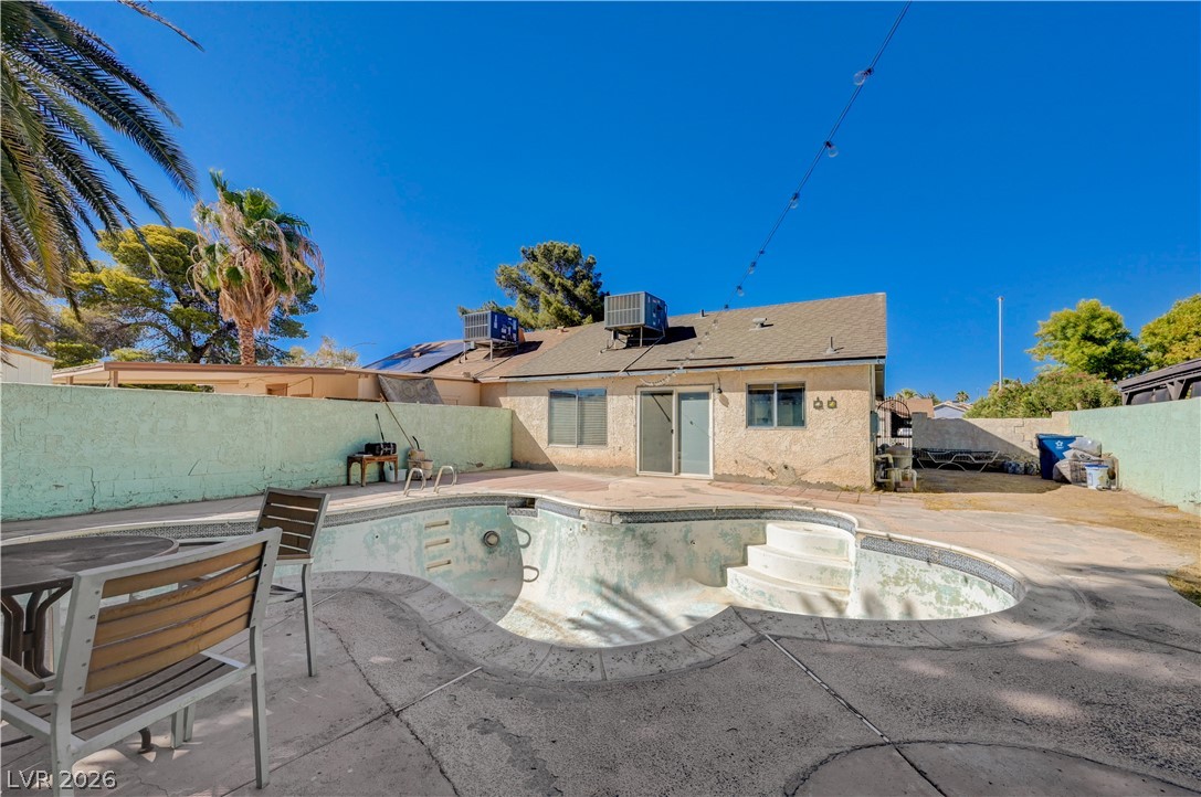 1859 Winterwood Boulevard Property Photo 4