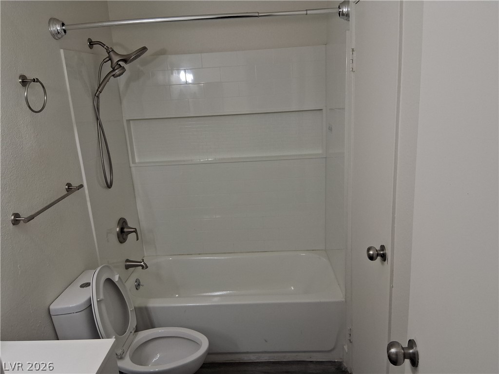 1722 East University Avenue 5 Property Photo 9