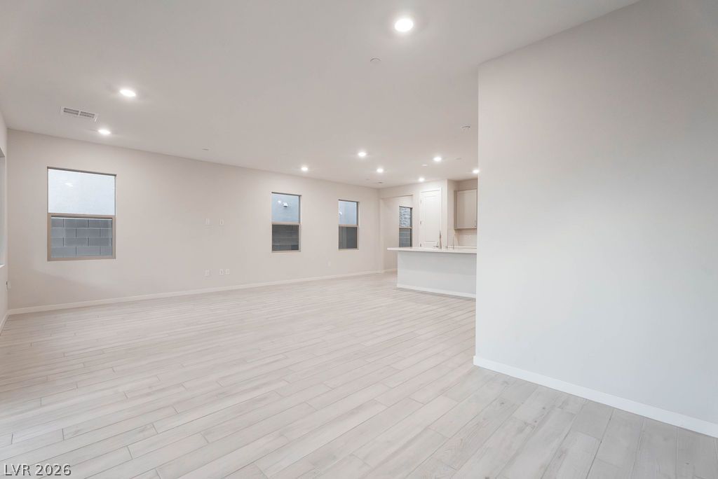 11620 Desert Hollow Avenue Property Photo 12