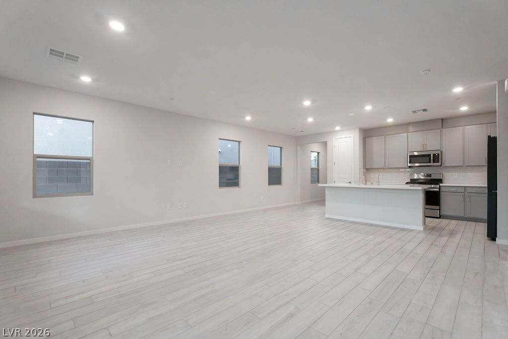 11620 Desert Hollow Avenue Property Photo 13