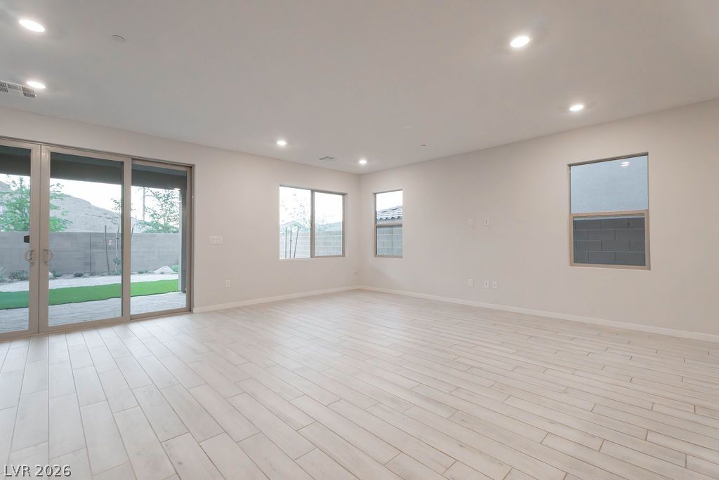 11620 Desert Hollow Avenue Property Photo 14