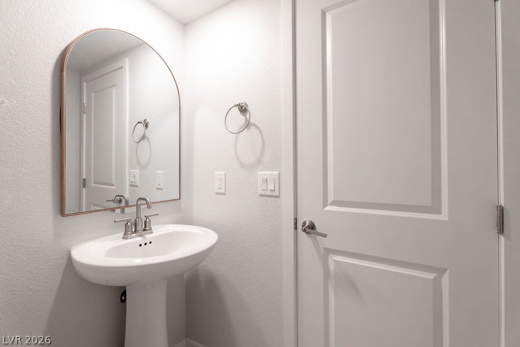 11620 Desert Hollow Avenue Property Photo 16