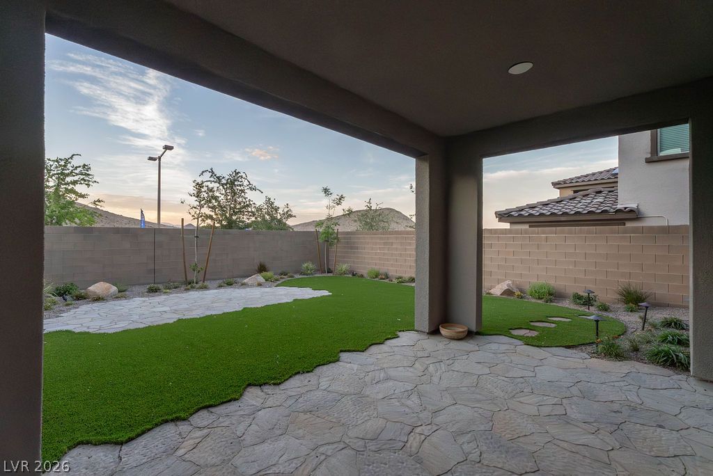 11620 Desert Hollow Avenue Property Photo 44