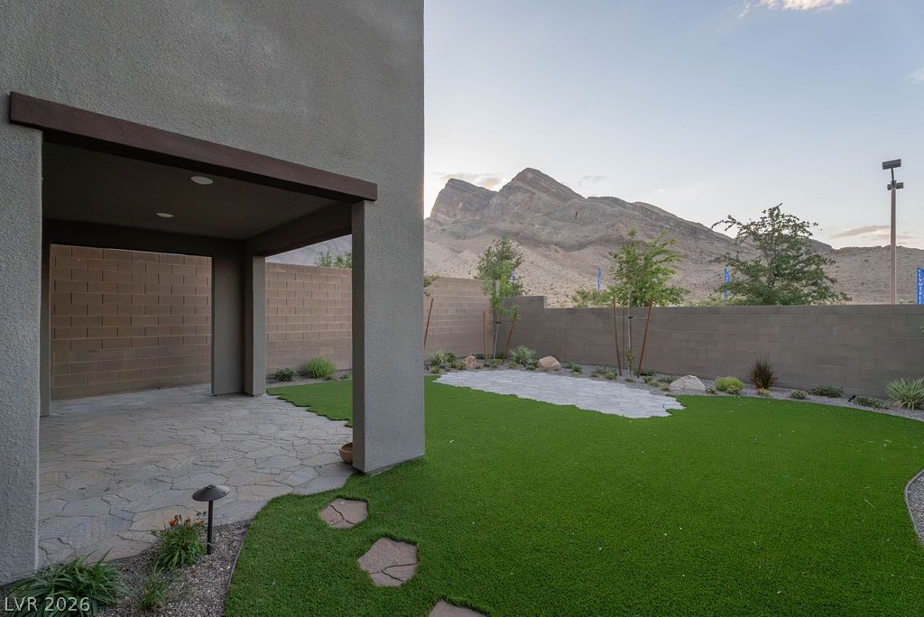 11620 Desert Hollow Avenue Property Photo 46