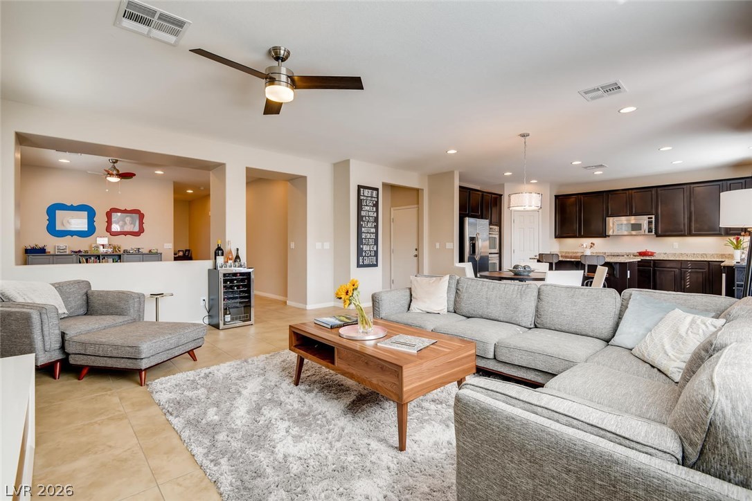 10511 Harvest Green Way Property Photo 5