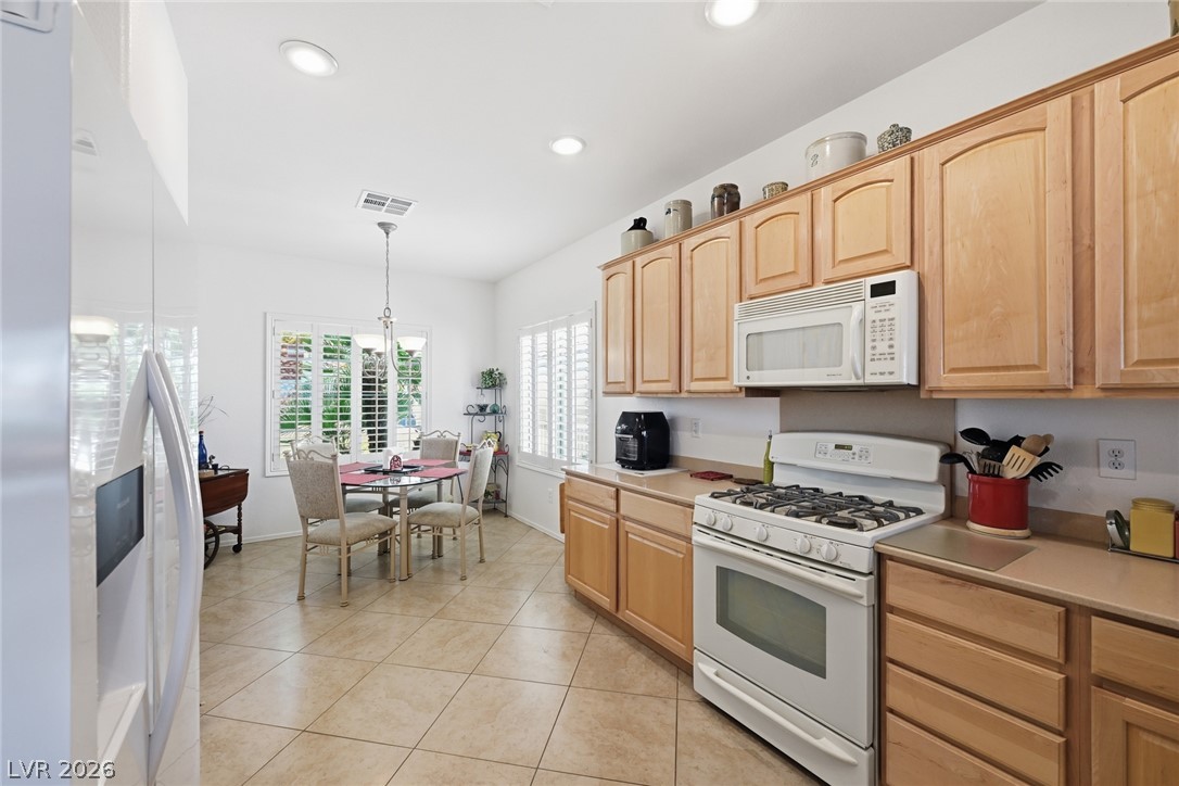 2198 Blackburn Hills Avenue Property Photo 8