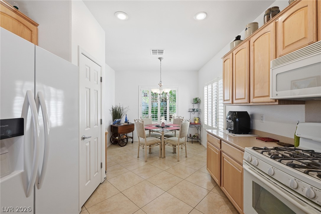 2198 Blackburn Hills Avenue Property Photo 10