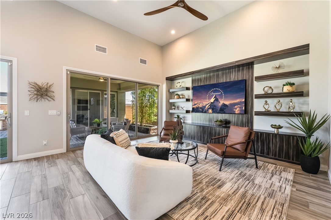 6706 Desert Crimson Street Property Photo 3