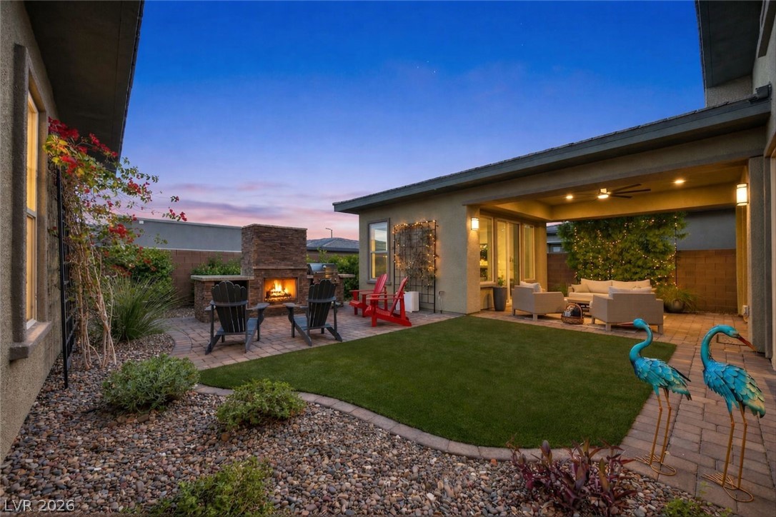 6706 Desert Crimson Street Property Photo 5