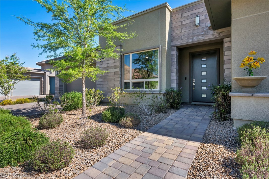 6706 Desert Crimson Street Property Photo 8