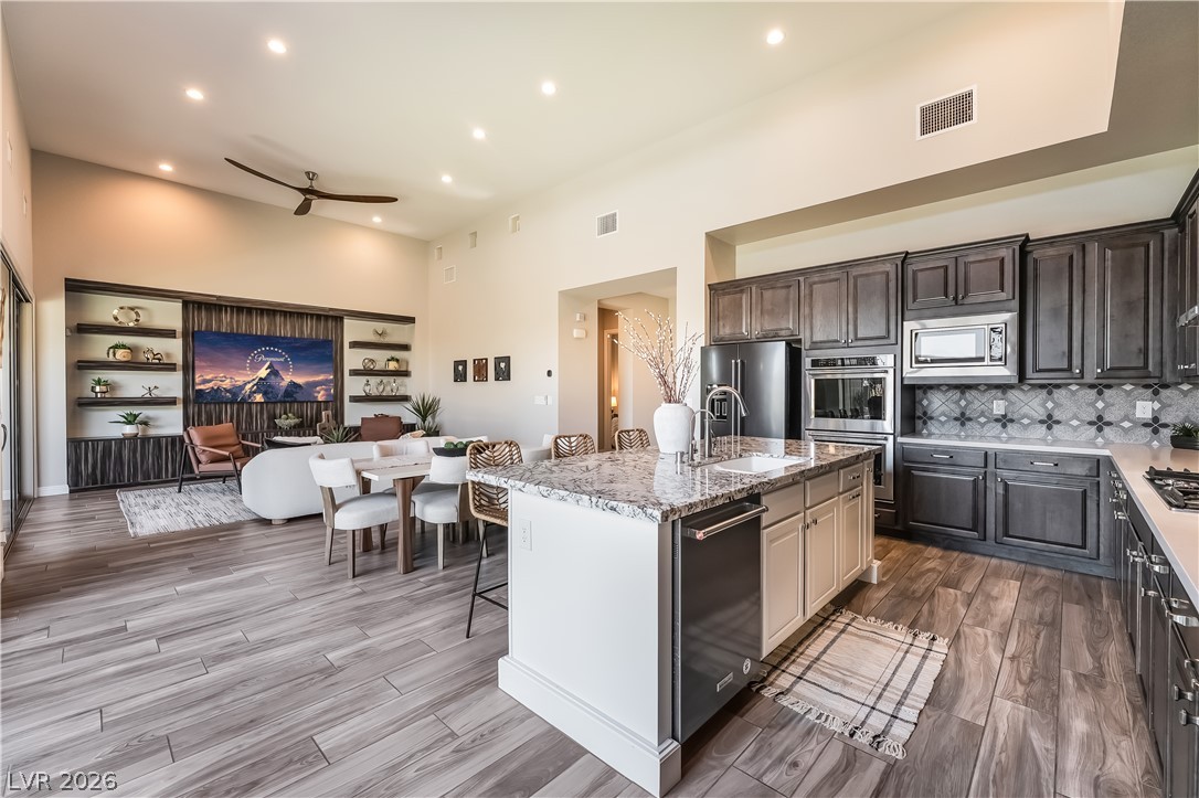 6706 Desert Crimson Street Property Photo 19