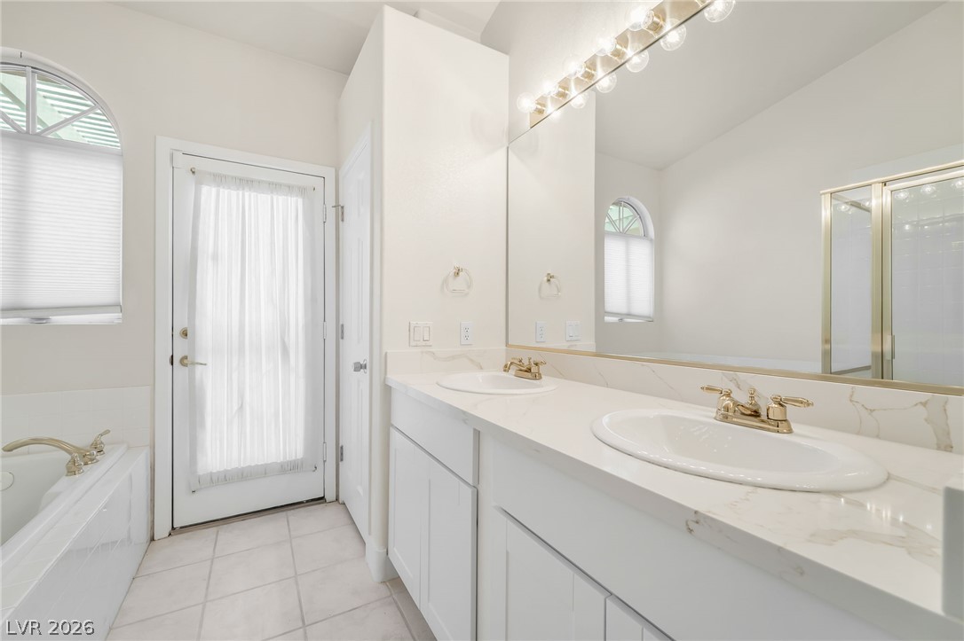 1299 Echo Creek Street Property Photo 16