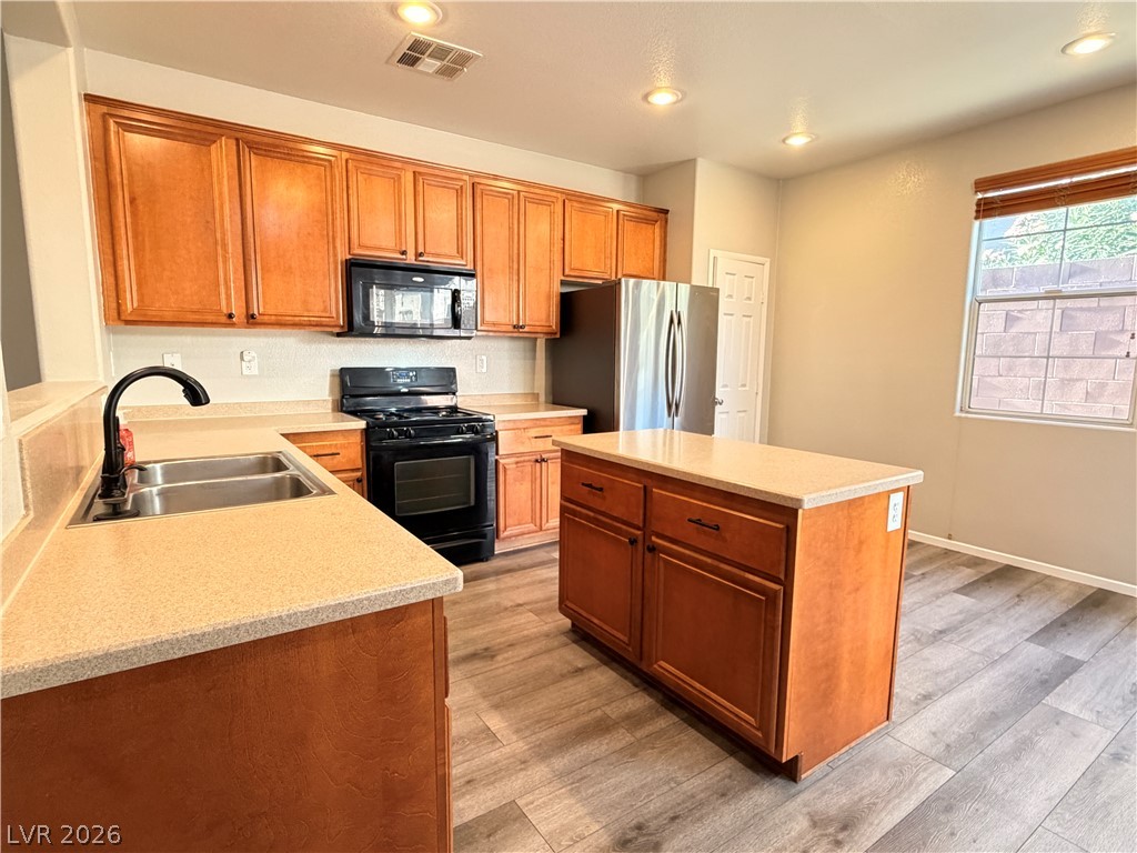 7237 Mineral Park Avenue Property Photo 5