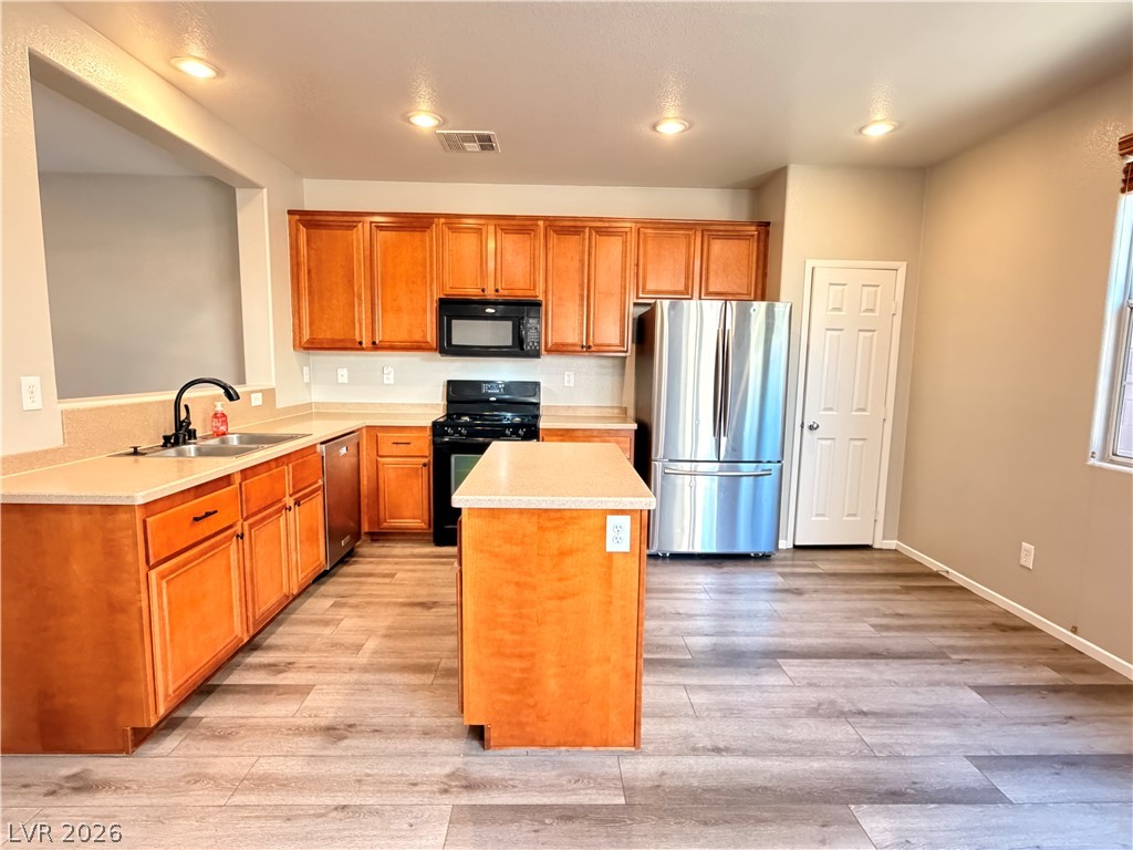 7237 Mineral Park Avenue Property Photo 6