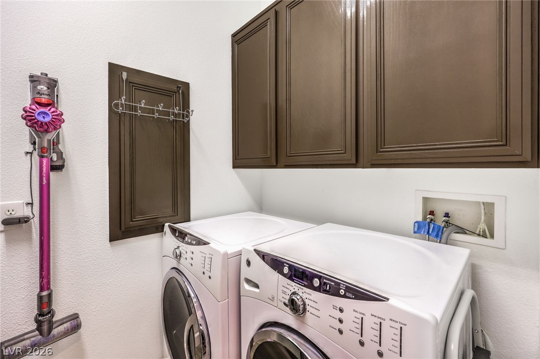 408 Bloomingdale Court Property Photo 25