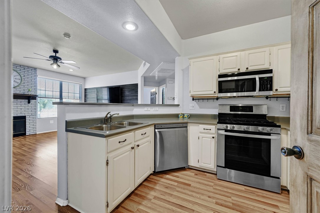 8555 West Russell Road 2069 Property Photo 10