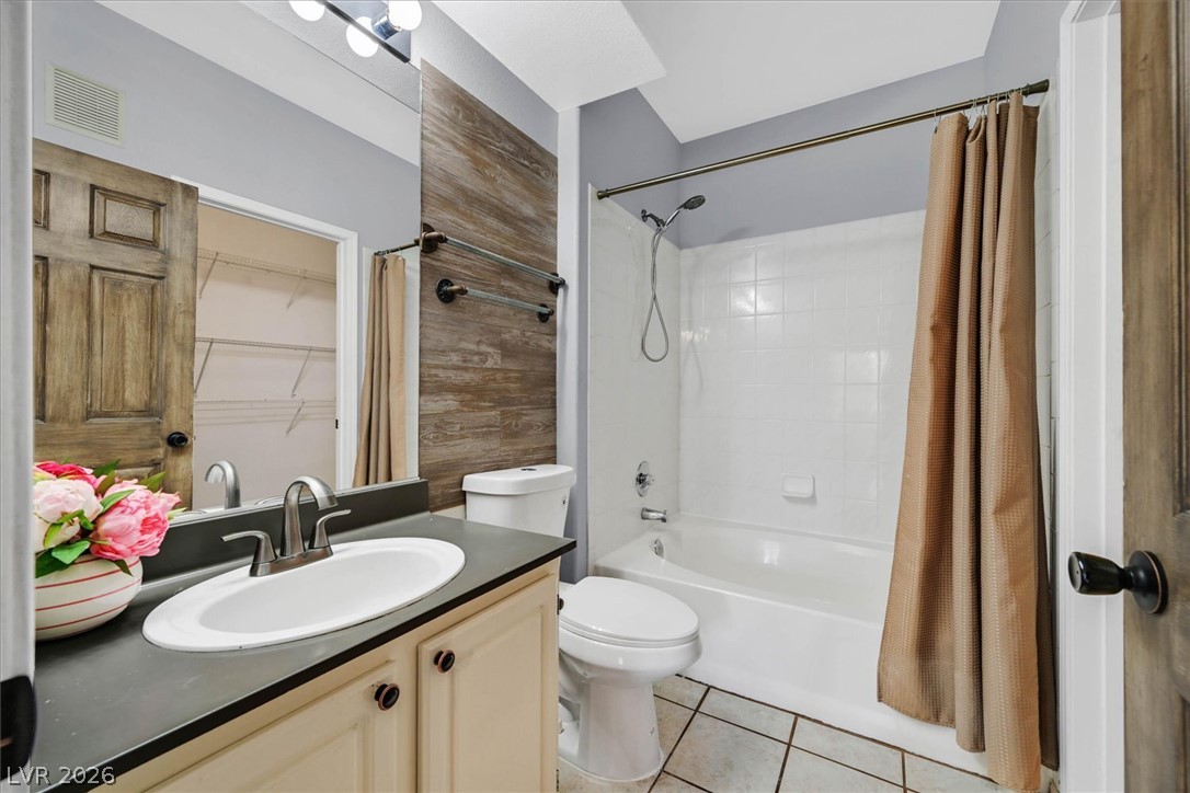 8555 West Russell Road 2069 Property Photo 21