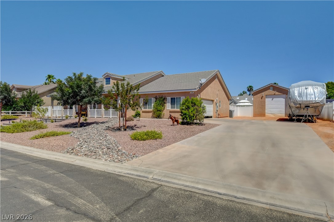 1374 Lake Valley Drive Property Photo 3