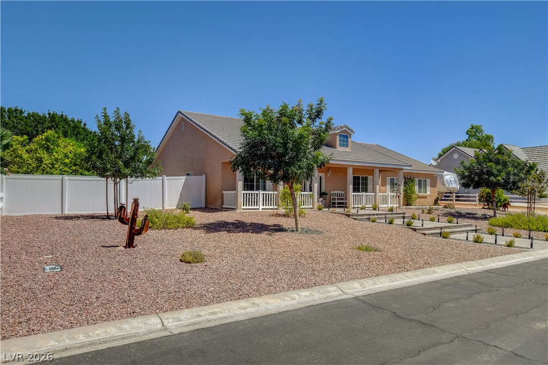1374 Lake Valley Drive Property Photo 4