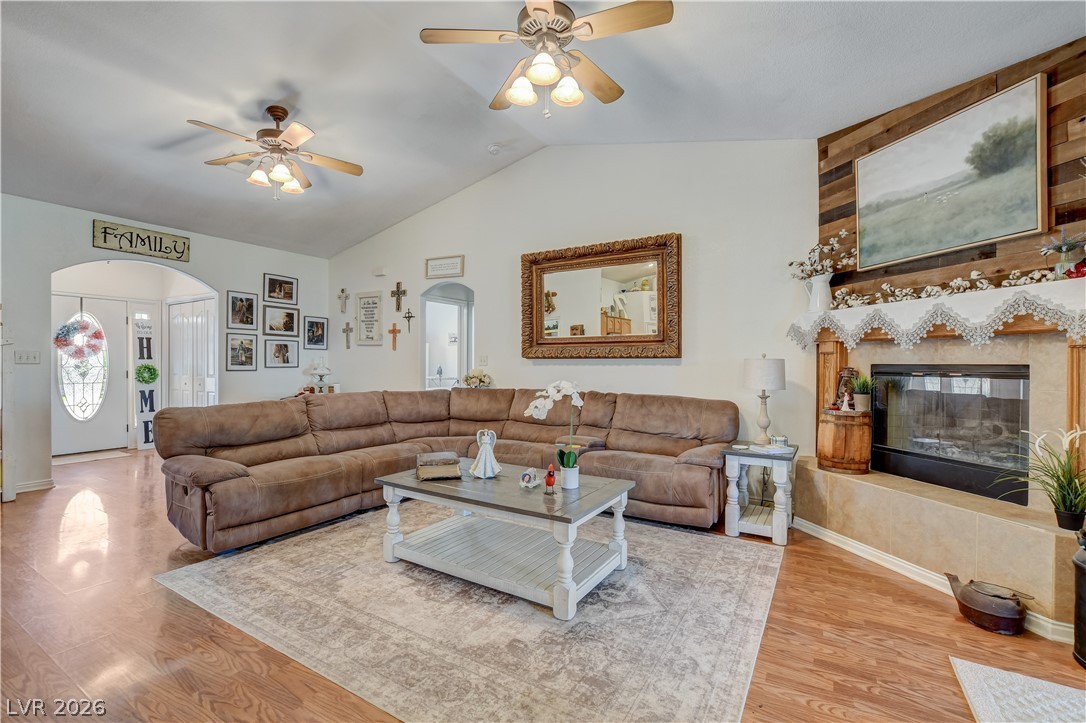 1374 Lake Valley Drive Property Photo 14