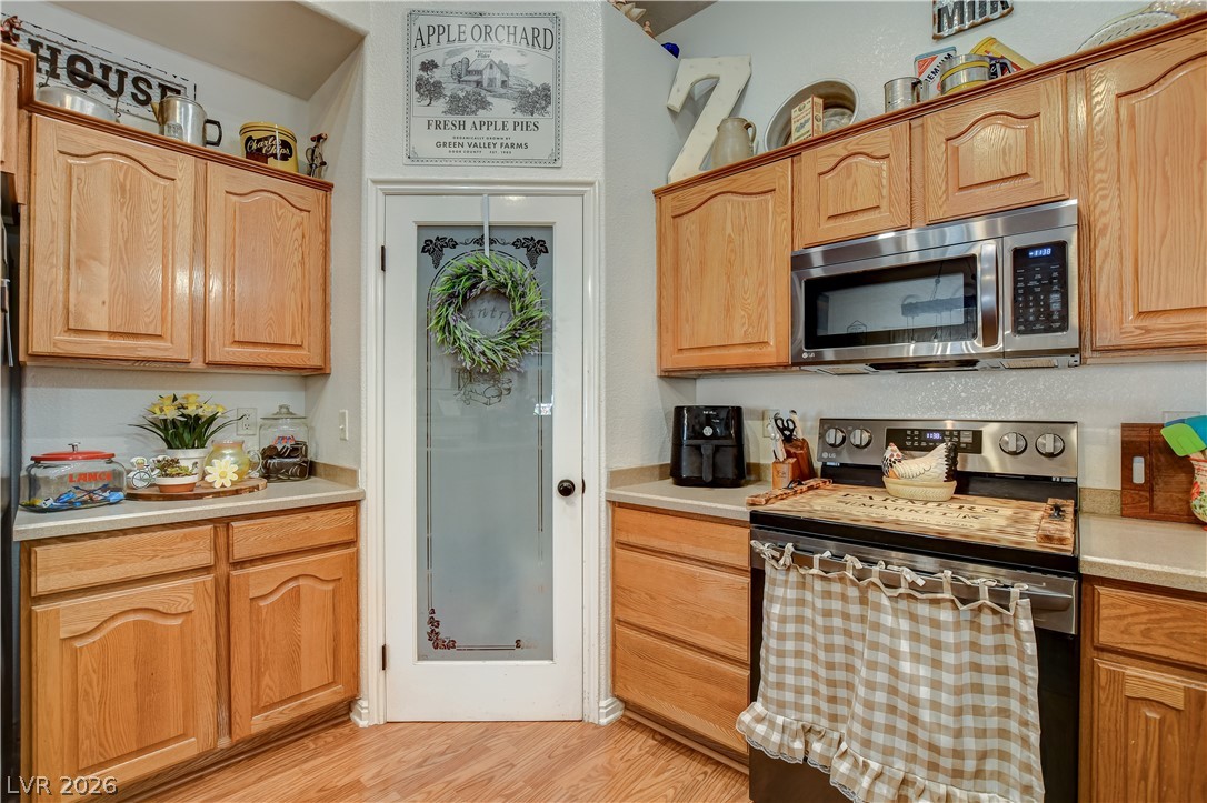 1374 Lake Valley Drive Property Photo 17