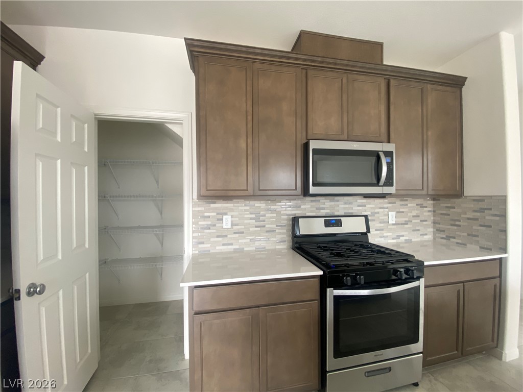 5833 Holbeche Street Property Photo 8