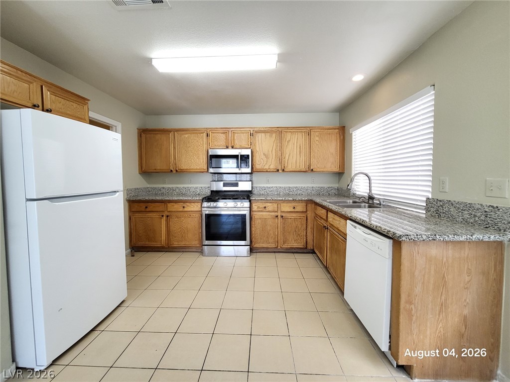 8236 West Rochelle Avenue Property Photo 4