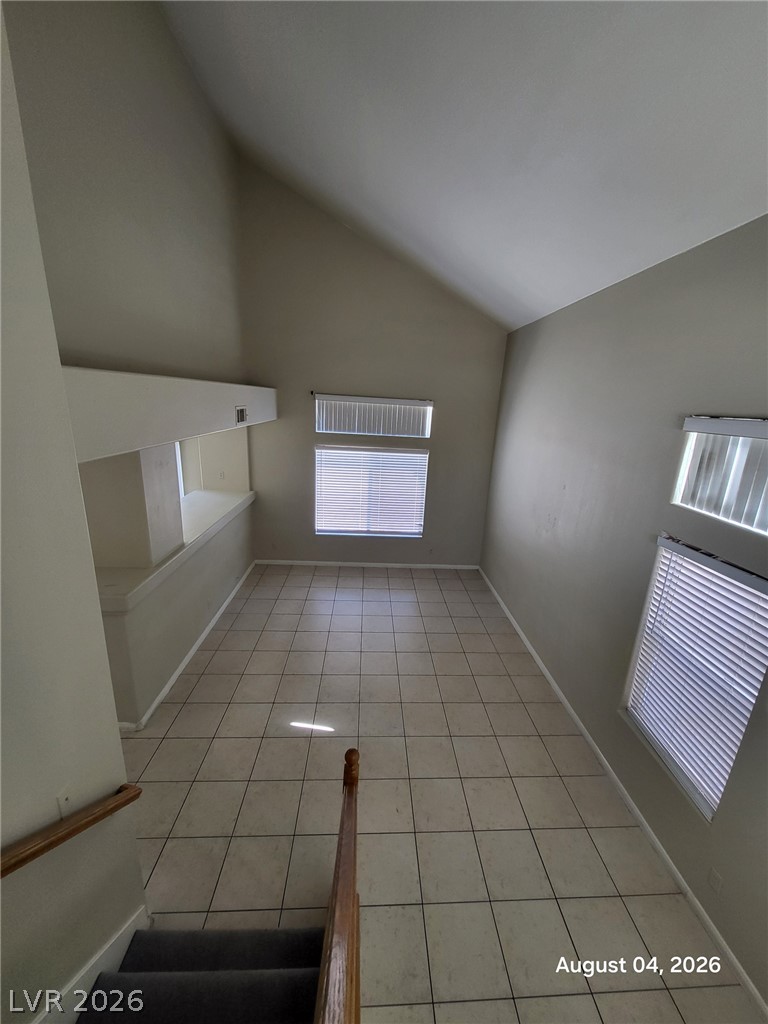 8236 West Rochelle Avenue Property Photo 6
