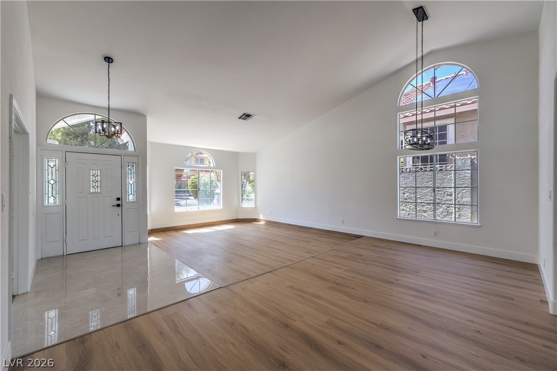8604 Grandbank Drive Property Photo 4