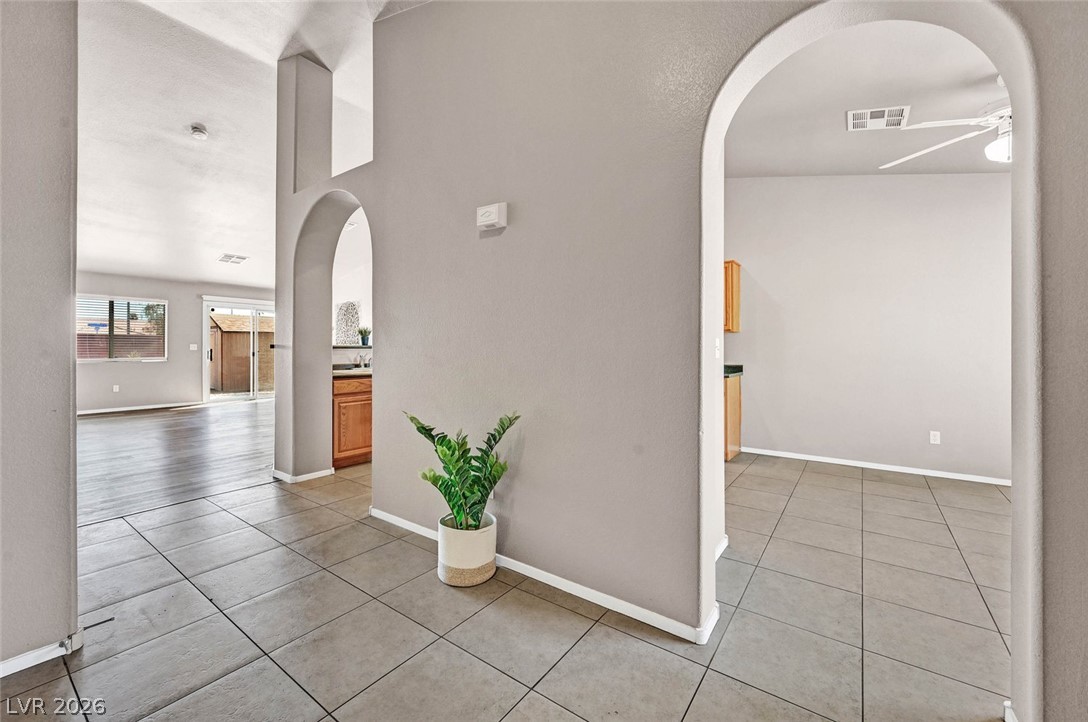 529 Sun Mountain Avenue Property Photo 2