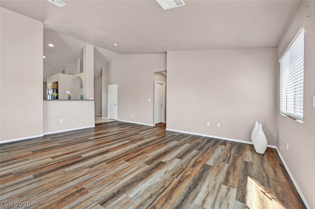 529 Sun Mountain Avenue Property Photo 4