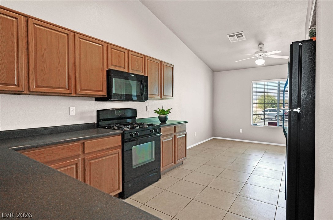 529 Sun Mountain Avenue Property Photo 8