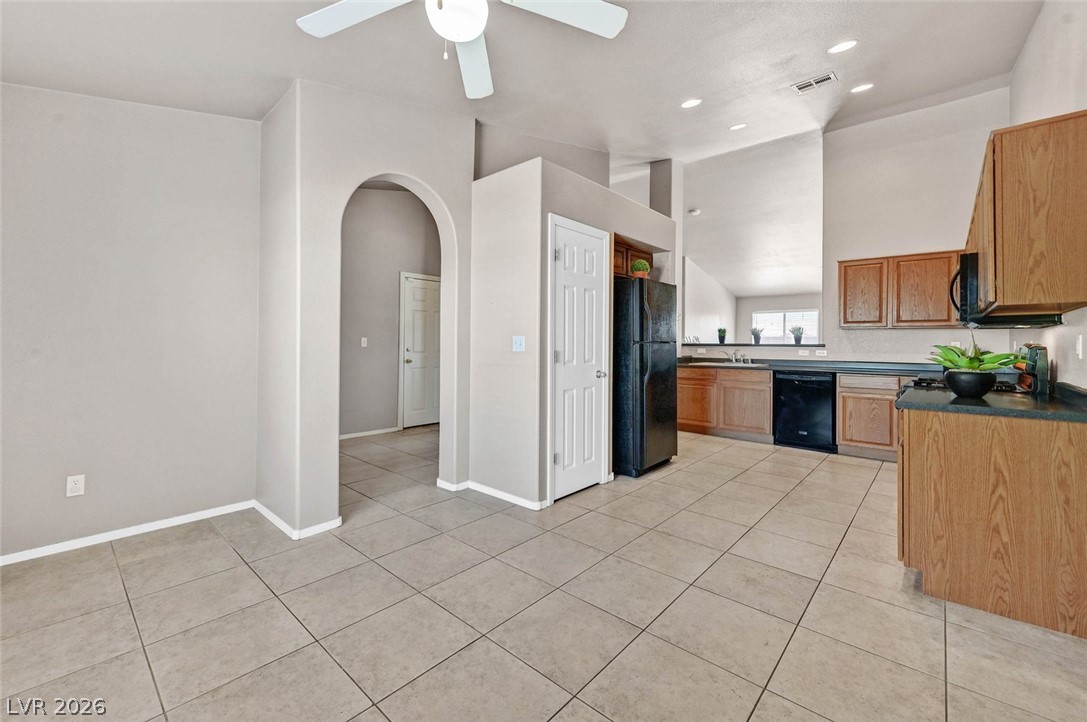 529 Sun Mountain Avenue Property Photo 10